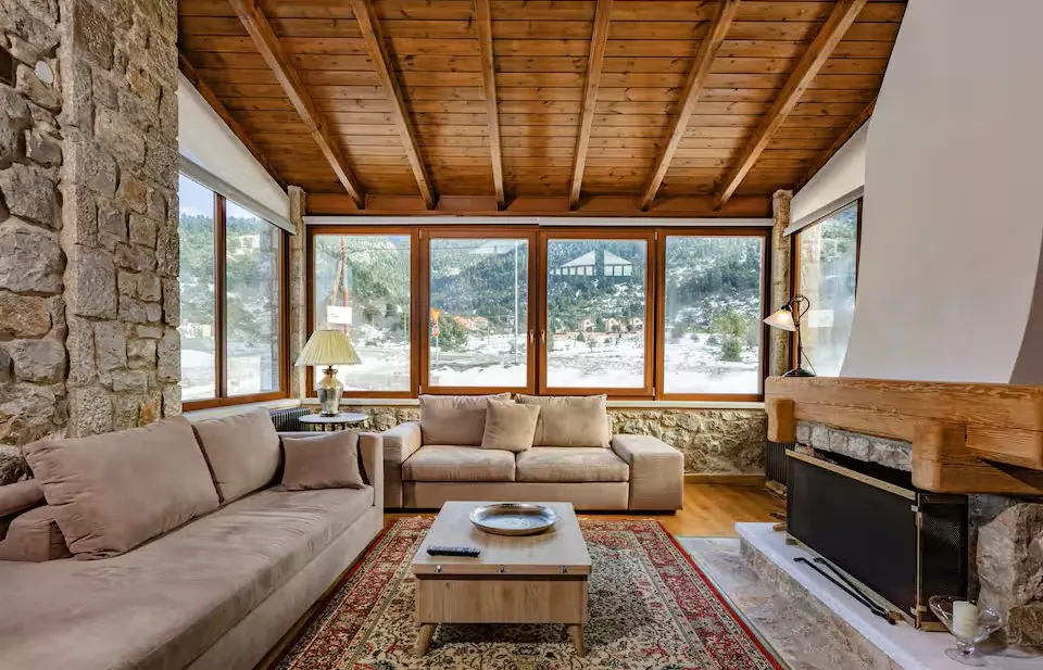 Le Mont Residence in the Parnassos mountain landscape